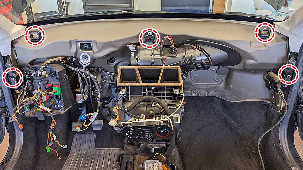 Pions de centrage de la planche de bord