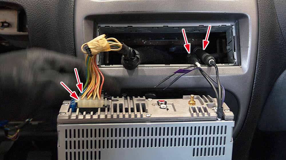 Connecteurs de l'autoradio