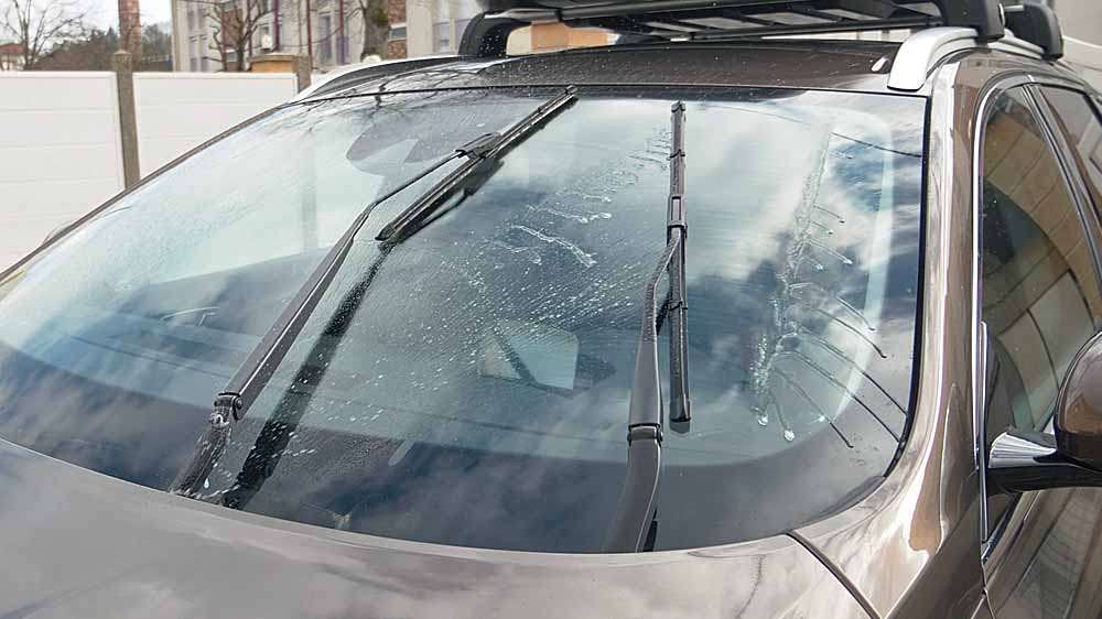 Vérifiez le lave-glace et l'essuie-glace