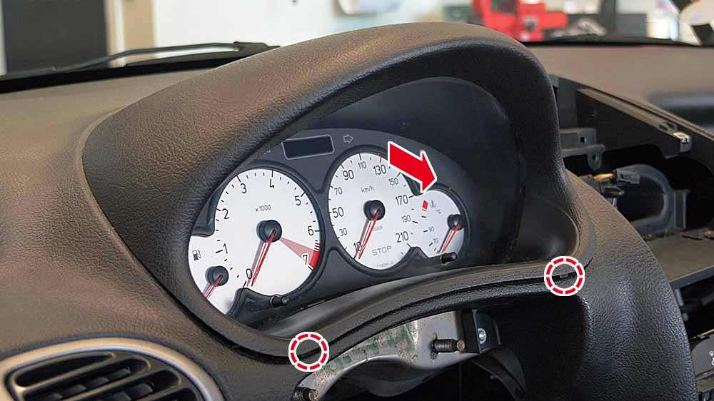 Visière du combiné d'instruments