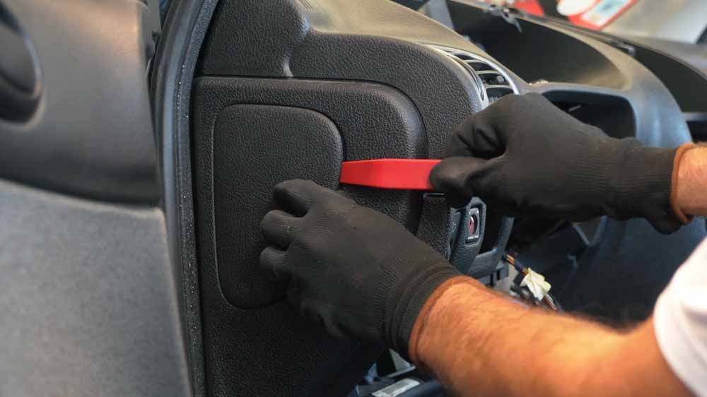 Enjoliveurs latéraux