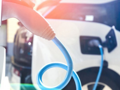 Electrique : Bosch propose le câble de recharge universel